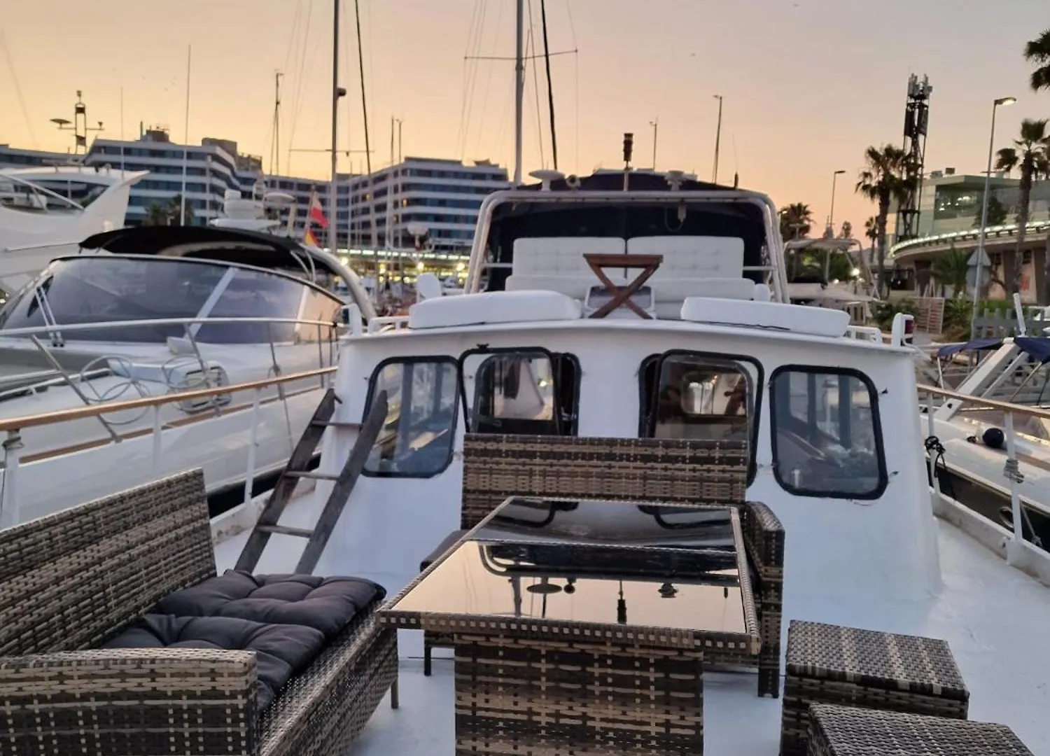 Classic Boat Barcelona Botel